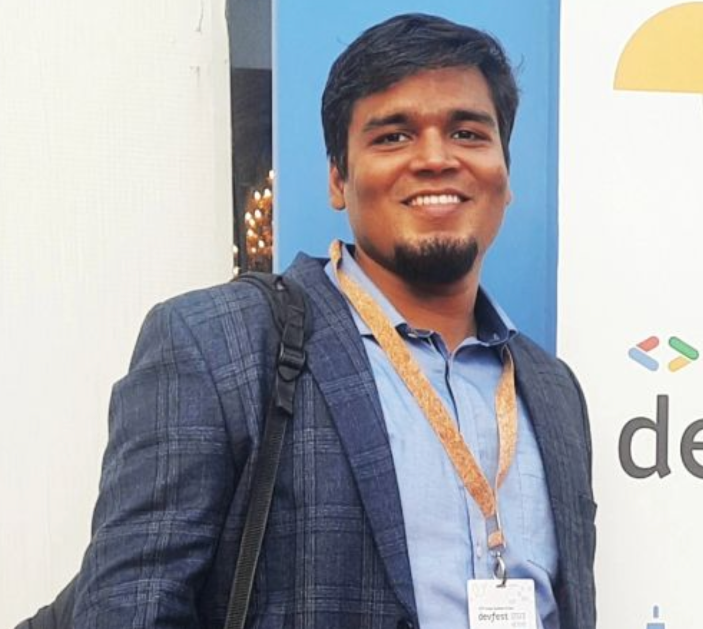 yash sethia, Experience Design Manager at THEM Consulting, speaking at UXD Talks about UXD Talks: Using Storytelling to Sell